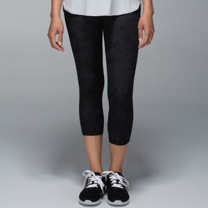 Lululemon Inspire Crop II- Savasana Black Camo